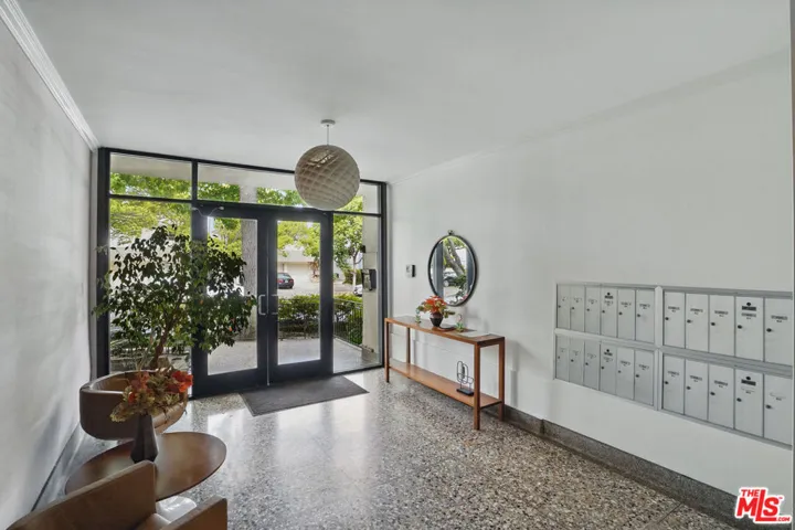 930 3rd Street 303, Santa Monica, California 90403