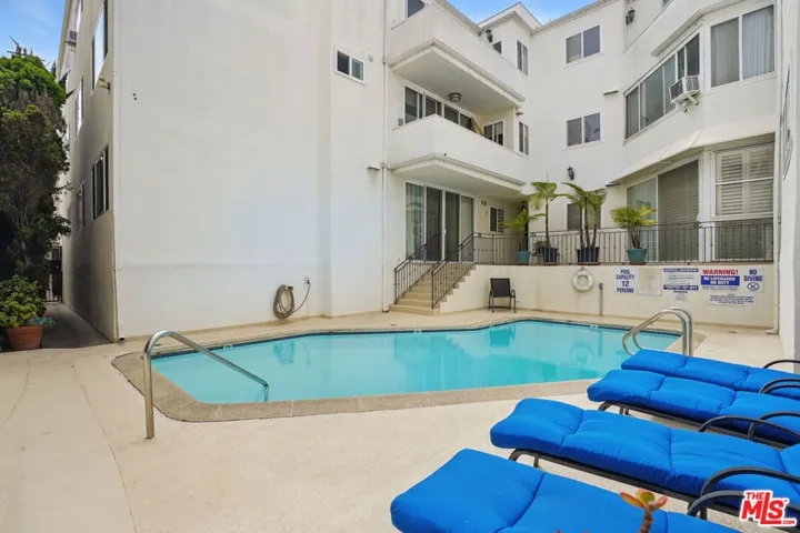 930 3rd Street 303, Santa Monica, California 90403
