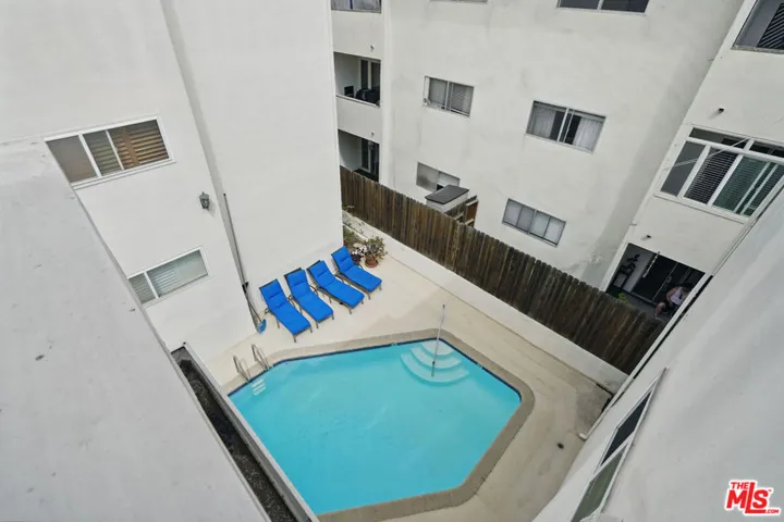 930 3rd Street 303, Santa Monica, California 90403