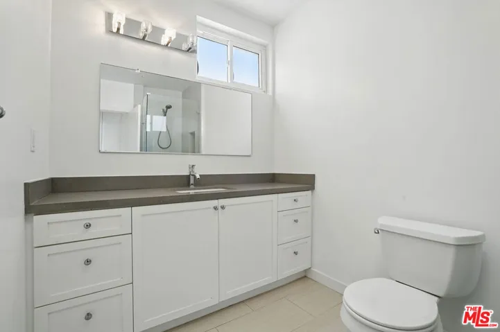 930 3rd Street 303, Santa Monica, California 90403