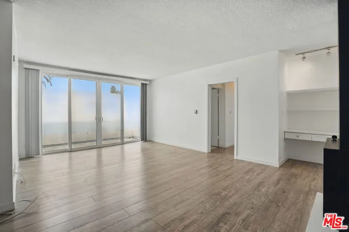 930 3rd Street 303, Santa Monica, California 90403