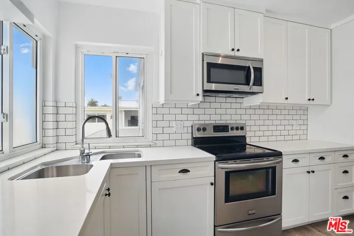 930 3rd Street 303, Santa Monica, California 90403