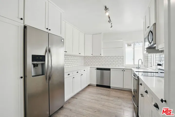 930 3rd Street 303, Santa Monica, California 90403