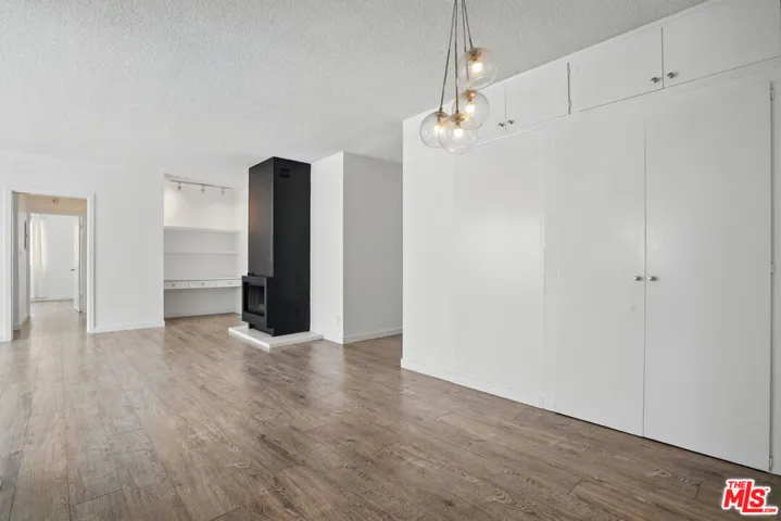 930 3rd Street 303, Santa Monica, California 90403