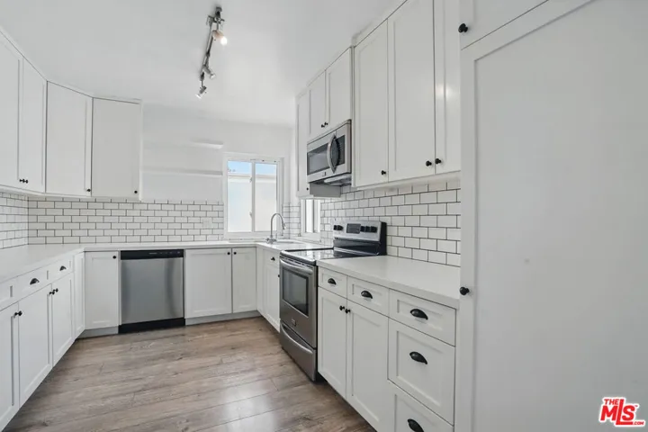930 3rd Street 303, Santa Monica, California 90403