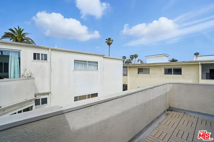930 3rd Street 303, Santa Monica, California 90403