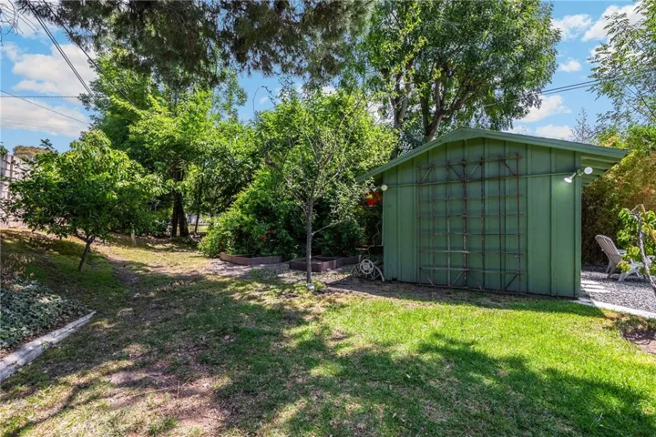 included outbuilding/shed