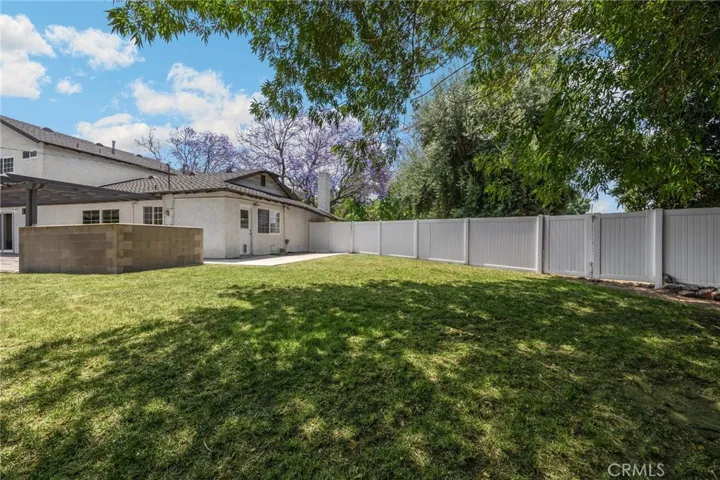 newer vinyl fencing
