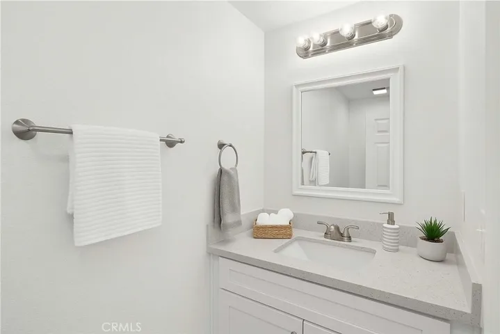 VIRTUALLY STAGED GUEST BATH