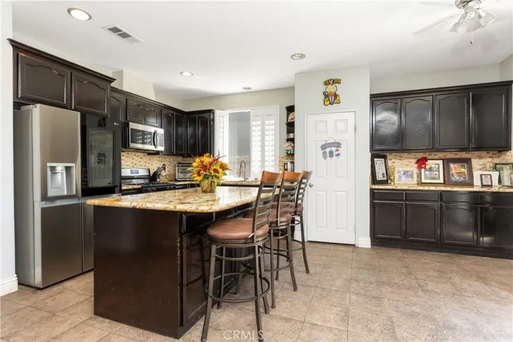 7547 Walnut Grove Avenue, Eastvale, California 92880