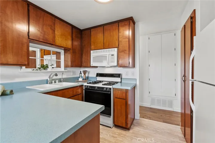 2892 Los Feliz Court 37, San Luis Obispo, California 93401
