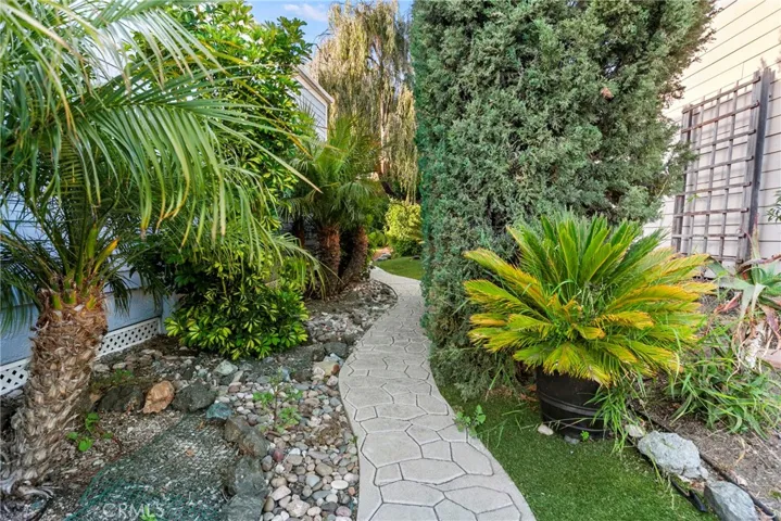 2892 Los Feliz Court 37, San Luis Obispo, California 93401