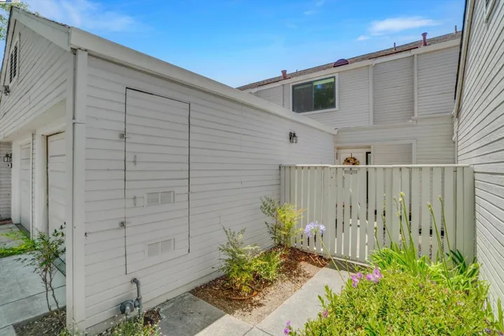 2417 Groveview Ct, Richmond, California 94806