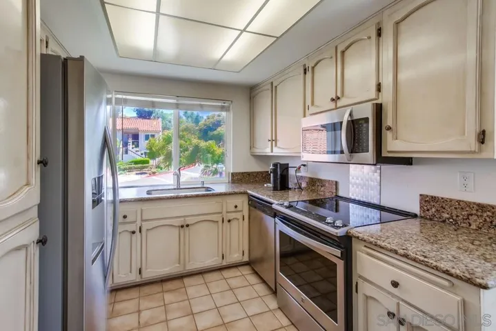 12006 Caminito Campana, San Diego, California 92128