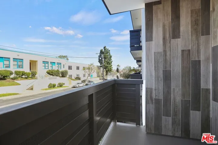 1301 Brockton Avenue Ph3, Los Angeles, California 90025
