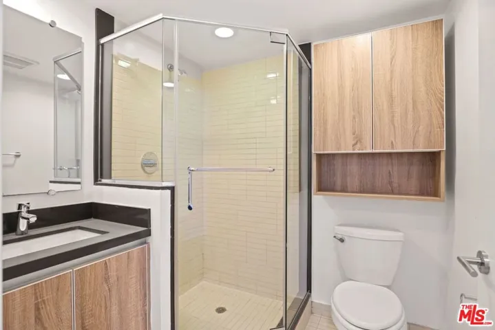 1301 Brockton Avenue Ph3, Los Angeles, California 90025