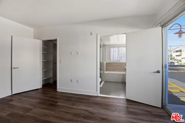1301 Brockton Avenue Ph3, Los Angeles, California 90025