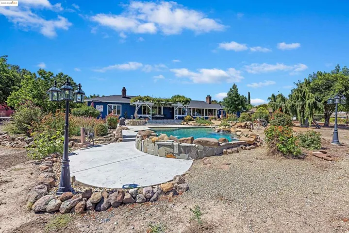 1000 Buchanan Rd, Pittsburg, California 94565