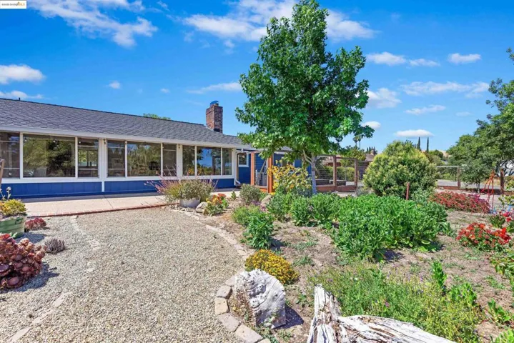 1000 Buchanan Rd, Pittsburg, California 94565