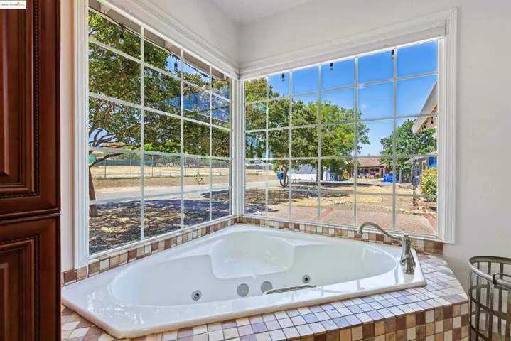 1000 Buchanan Rd, Pittsburg, California 94565