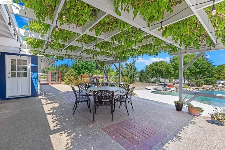 1000 Buchanan Rd, Pittsburg, California 94565