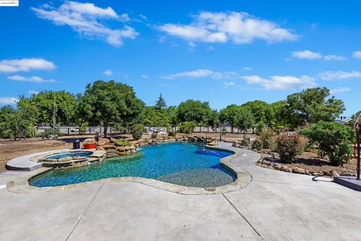 1000 Buchanan Rd, Pittsburg, California 94565