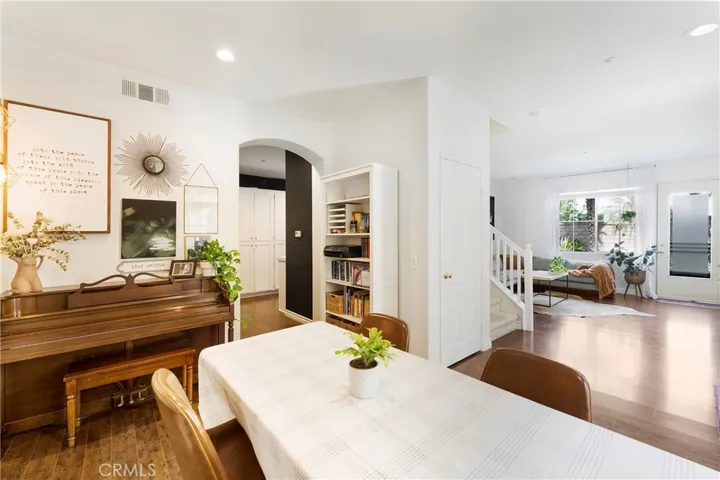 242 Knoll, Mission Viejo, California 92692