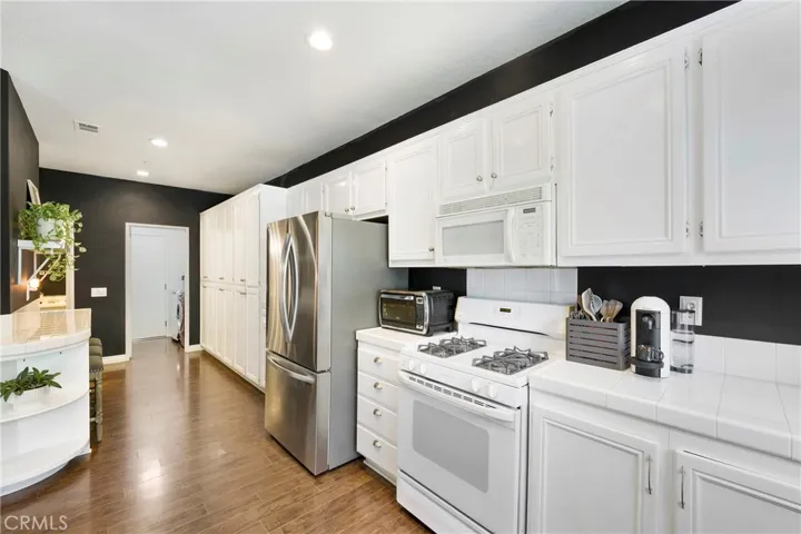 242 Knoll, Mission Viejo, California 92692
