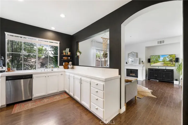 242 Knoll, Mission Viejo, California 92692