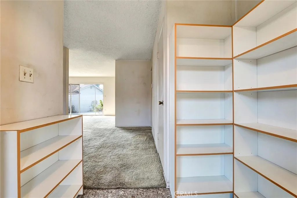8720 Mulberry Drive, Sunland, California 91040 home-pic-2