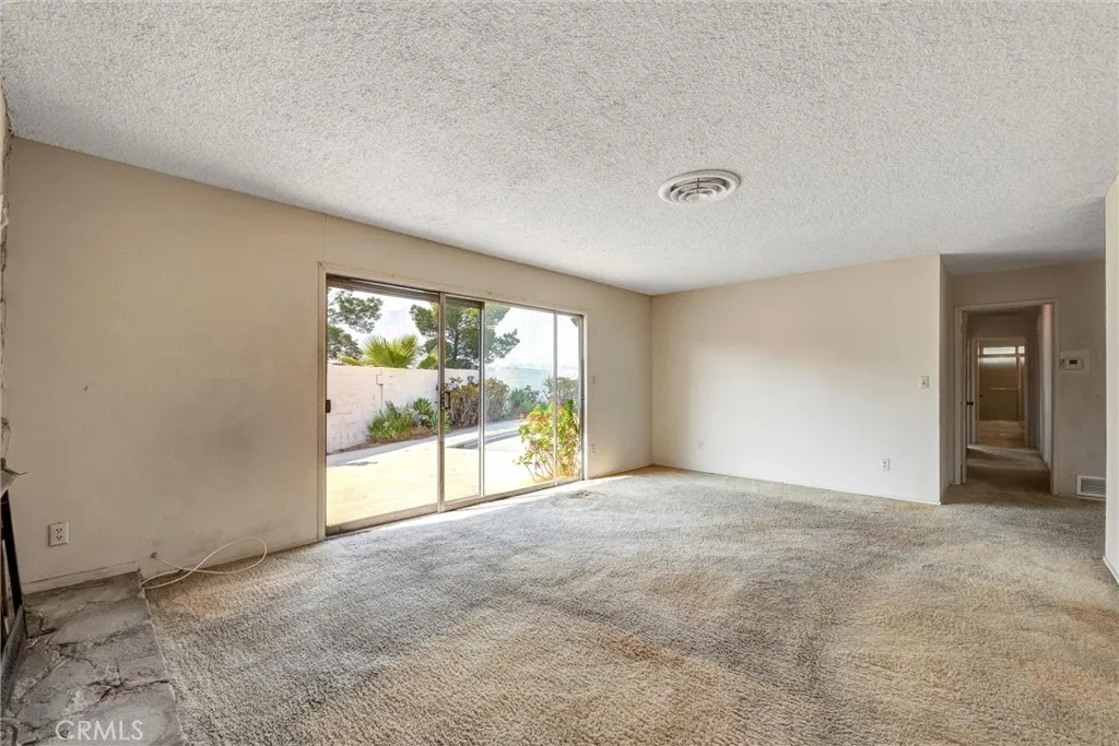 8720 Mulberry Drive, Sunland, California 91040 home-pic-4
