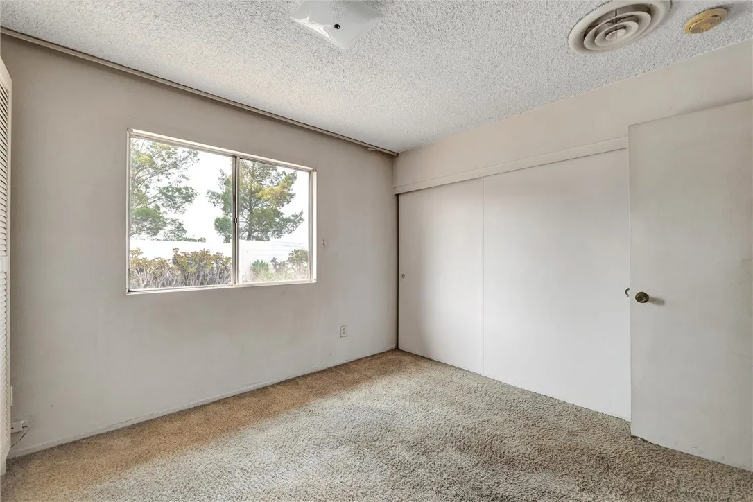 8720 Mulberry Drive, Sunland, California 91040 home-pic-16