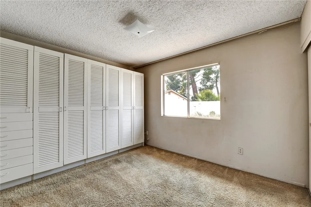 8720 Mulberry Drive, Sunland, California 91040 home-pic-17