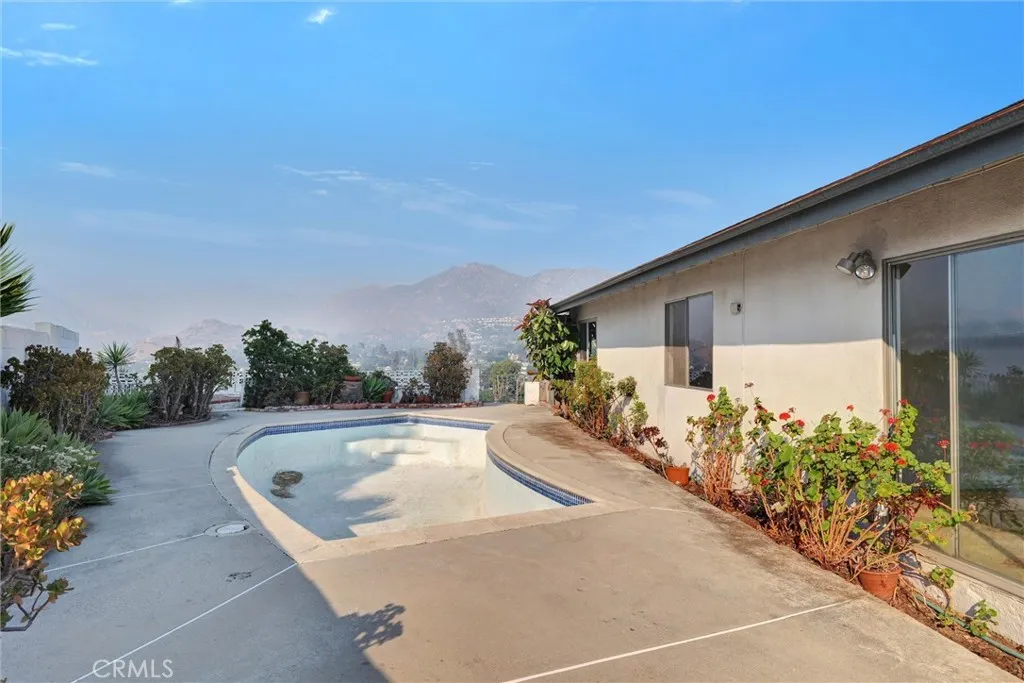 8720 Mulberry Drive, Sunland, California 91040 home-pic-32