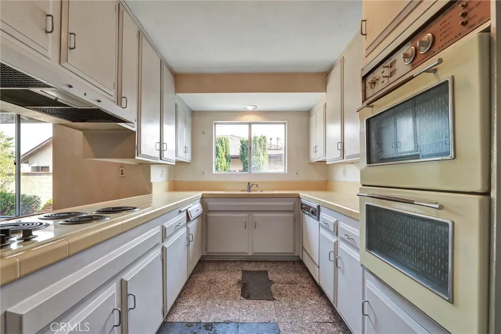 8720 Mulberry Drive, Sunland, California 91040 home-pic-9