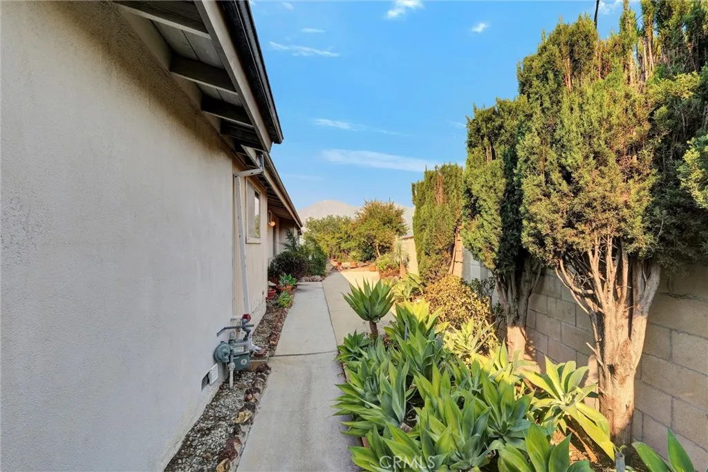 8720 Mulberry Drive, Sunland, California 91040 home-pic-29