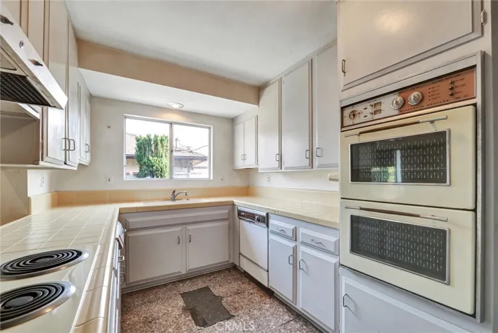 8720 Mulberry Drive, Sunland, California 91040