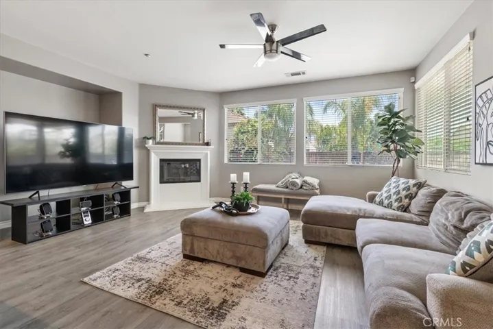 Bright, cozy, and perfect for relaxing — this living room checks all the boxes!