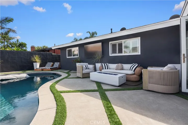 20672 Kelvin Lane, Huntington Beach, California 92646