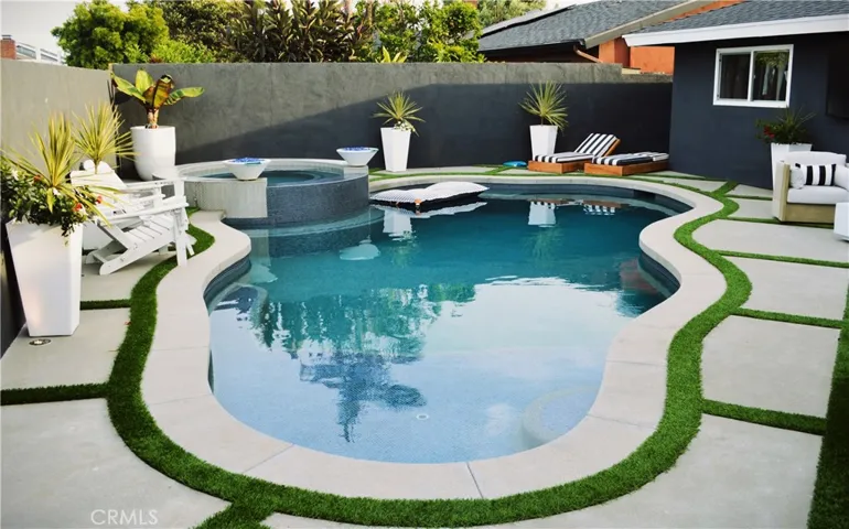 20672 Kelvin Lane, Huntington Beach, California 92646