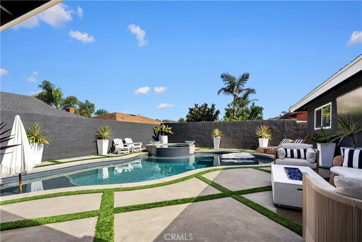 20672 Kelvin Lane, Huntington Beach, California 92646