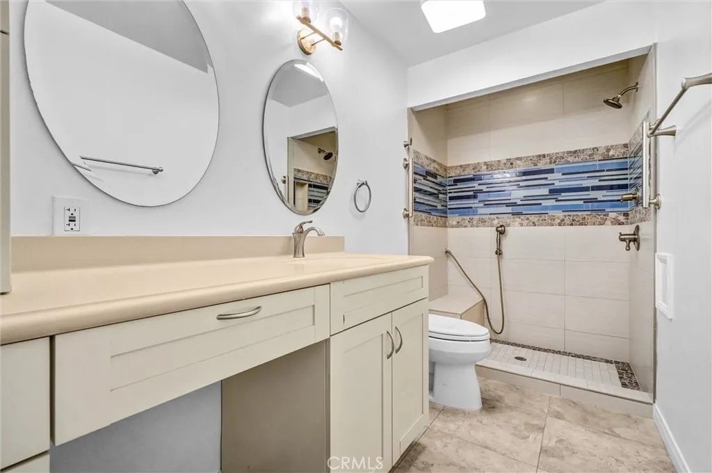 3707 E Livingston Drive 403, Long Beach, California 90803 home-pic-24