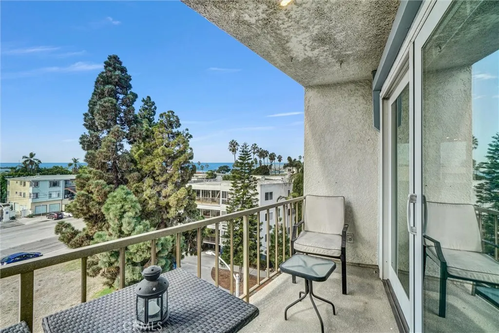 3707 E Livingston Drive 403, Long Beach, California 90803 home-pic-30