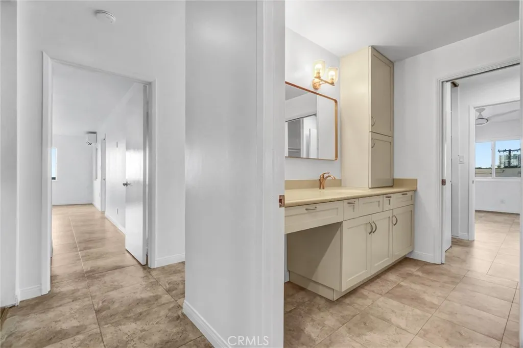 3707 E Livingston Drive 403, Long Beach, California 90803 home-pic-17