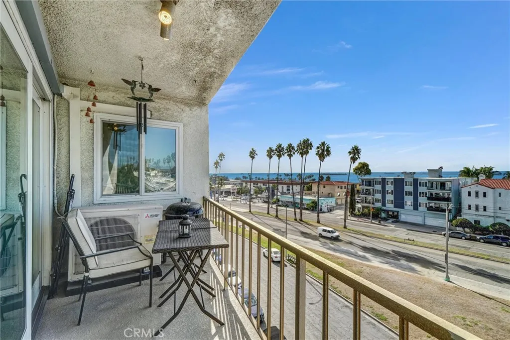 3707 E Livingston Drive 403, Long Beach, California 90803 home-pic-29