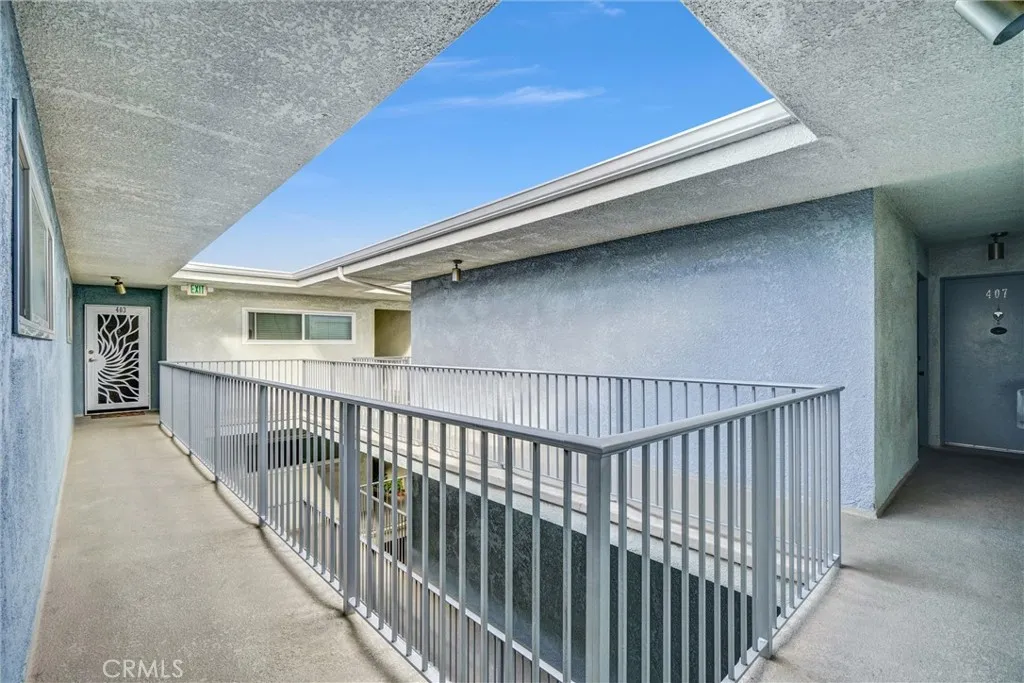 3707 E Livingston Drive 403, Long Beach, California 90803 home-pic-5