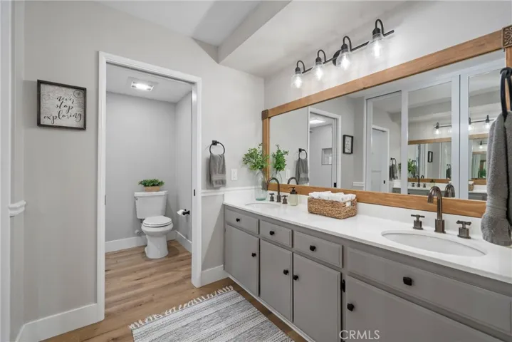 Dual sinks.