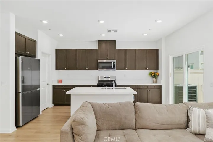 Kitchen/ Living Room