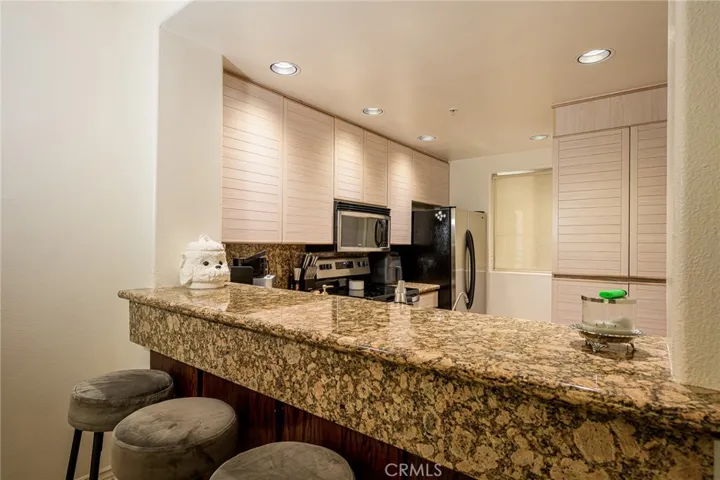 2253 Martin 215, Irvine, California 92612