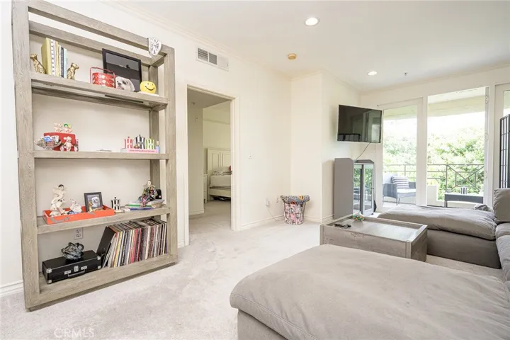 2253 Martin 215, Irvine, California 92612
